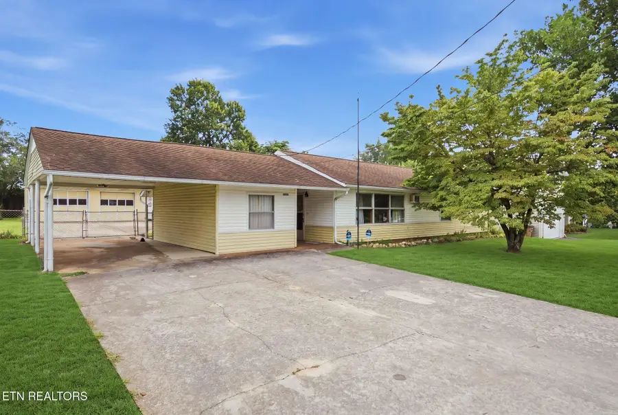 4308 NW Roaming Rd, Knoxville, TN 37912 - #2