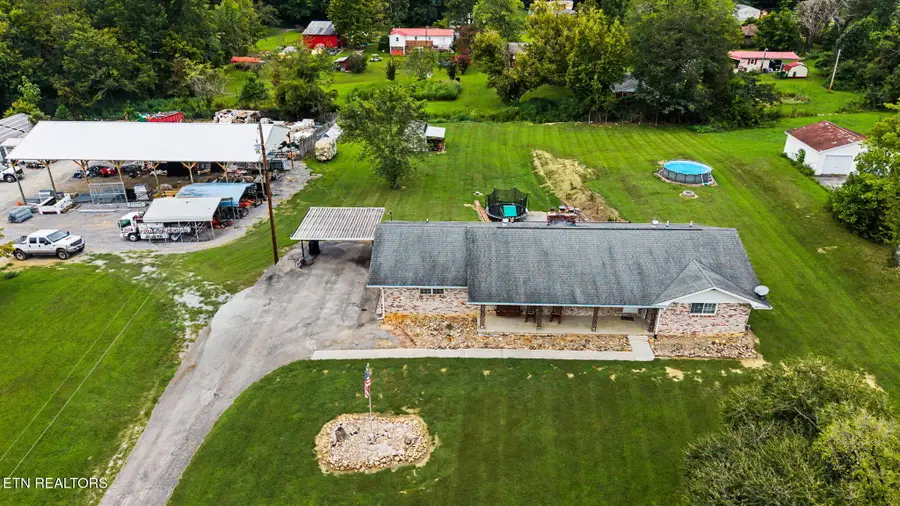 5047 Harriman Hwy, Oliver Springs, TN 37840 - #3
