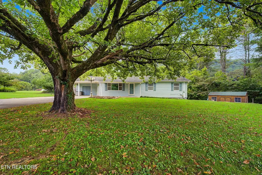 165 Justice Rd, Oliver Springs, TN 37840 - #2