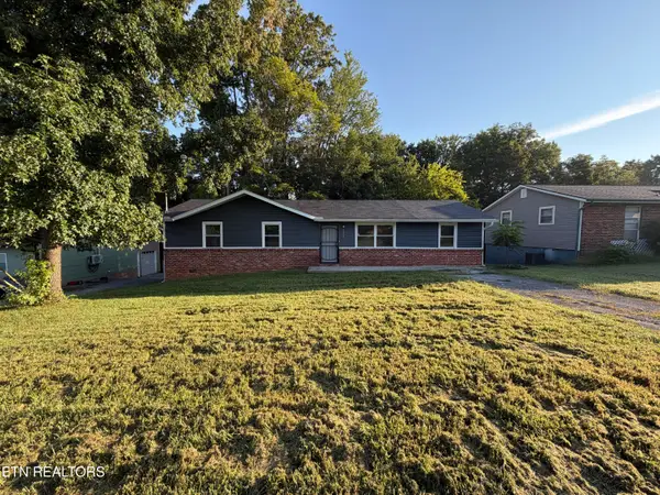 7301 Meadowbrook Circle, Knoxville, TN 37918