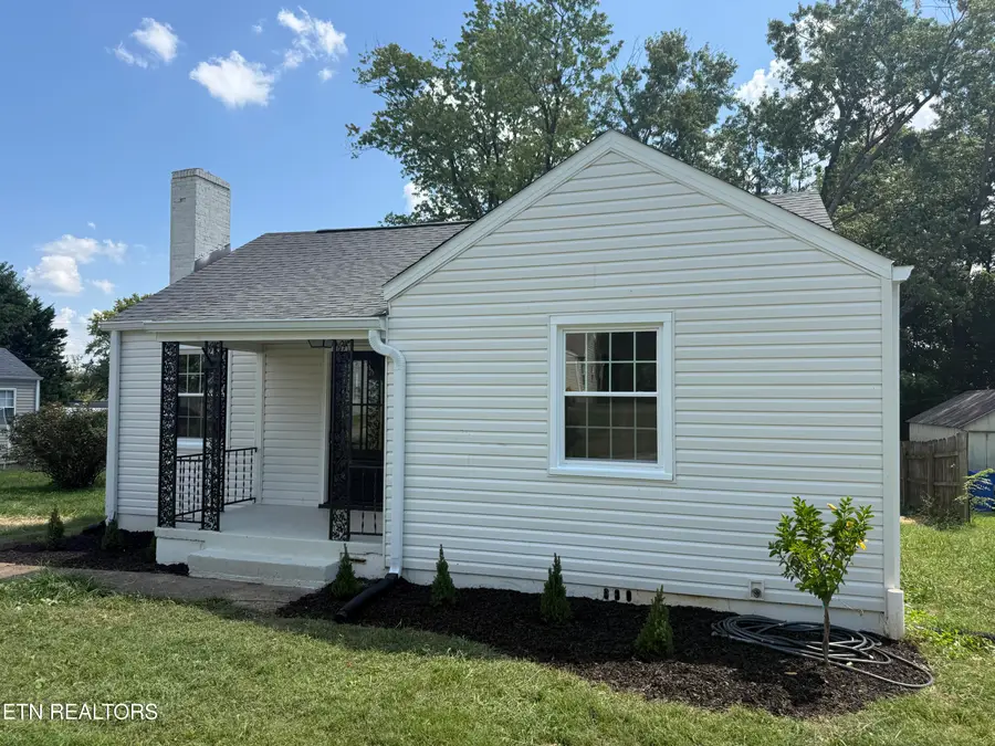 854 Burroughs Rd, Alcoa, TN 37701 - #2