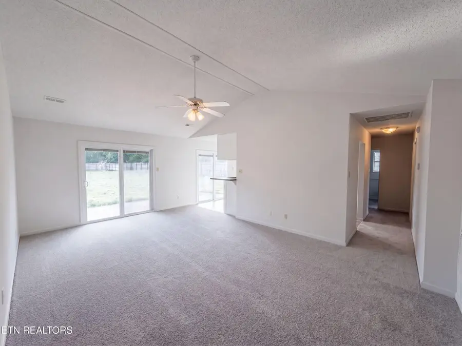 758 Meadow Ridge Rd, Walland, TN 37886 - #3