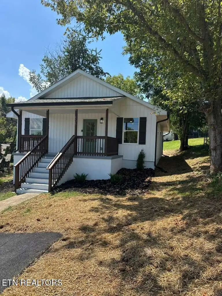 808 N B St, Lenoir City, TN 37771 - #2