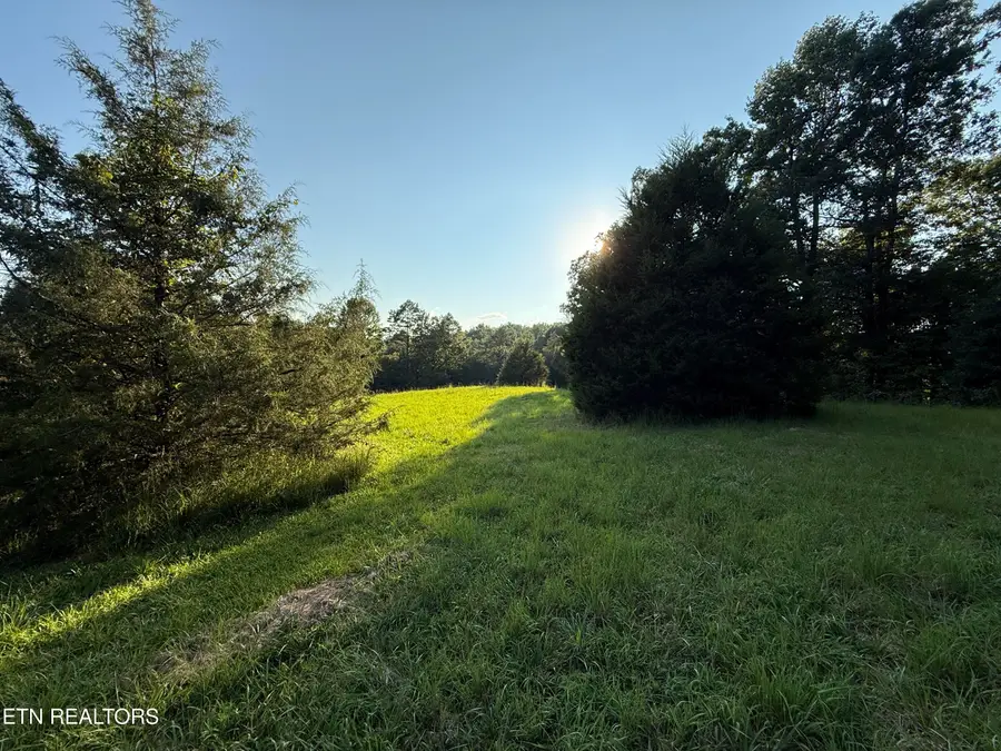 1305 Sweetwater Rd, Philadelphia, TN 37846 - #2
