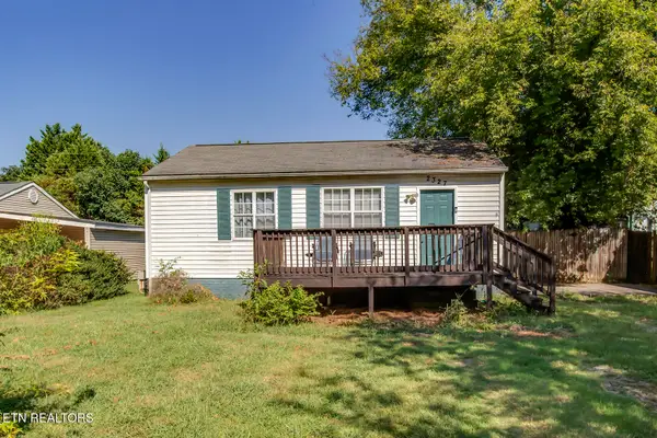 2327 Grove St, Maryville, TN 37804