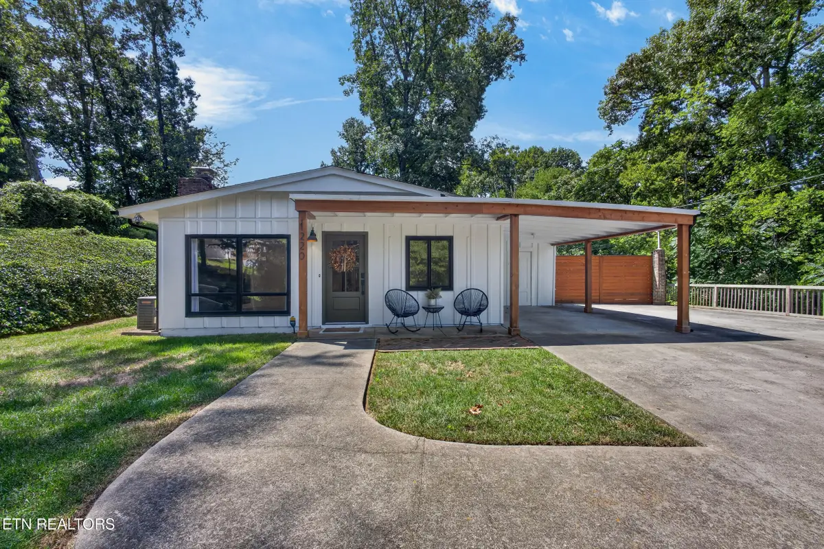1220 Huntington Rd, Knoxville, TN 37919 - #1