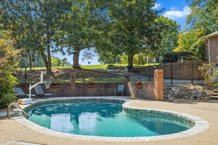 2301 Craig Cove Rd, Knoxville, TN 37919 - #2