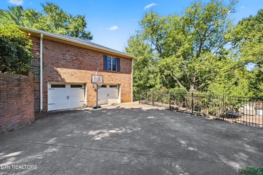 2301 Craig Cove Rd, Knoxville, TN 37919 - #3