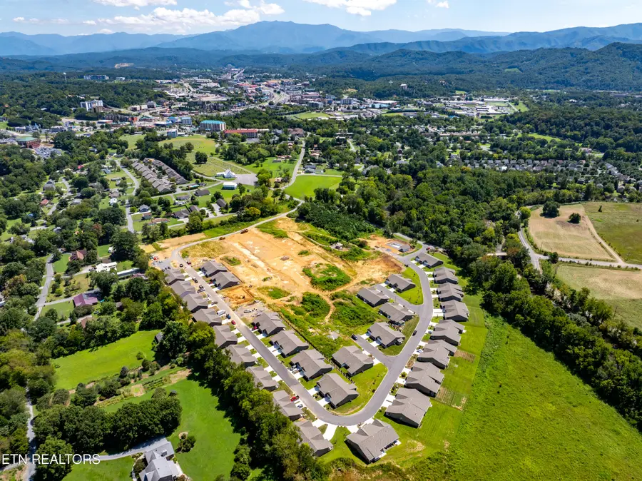 645 Snowflower Circle #140, Pigeon Forge, TN 37863 - #3