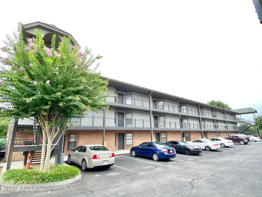 2201 Lake Ave #108, Knoxville, TN 37916 - #2