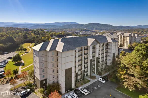 124 Plaza Drive #UNIT 3704, Pigeon Forge, TN 37863