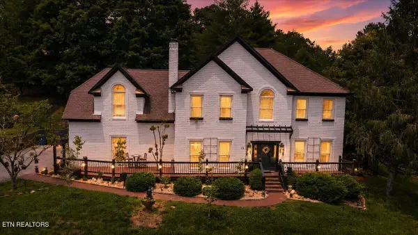 15 Radisson Cove, Oak Ridge, TN 37830