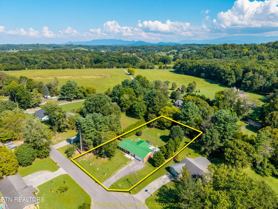 656 Dwight Lane, Sevierville, TN 37876 - #2
