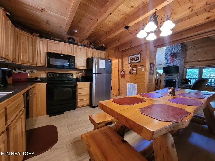 2060 Bear Haven Way, Sevierville, TN 37876 - #2