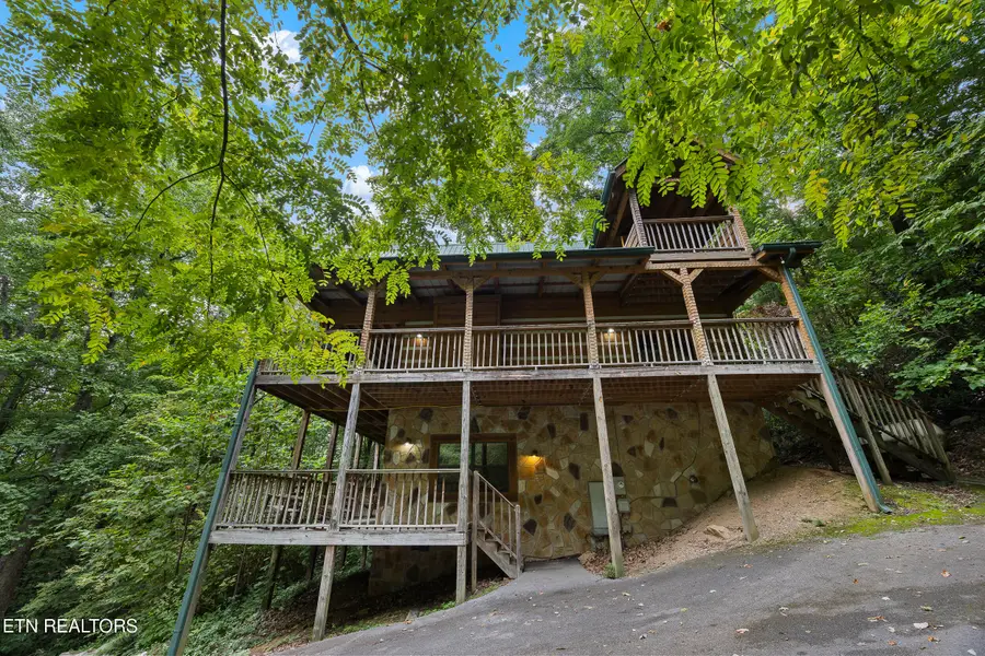 3690 Scottish Highland Way, Sevierville, TN 37862 - #2