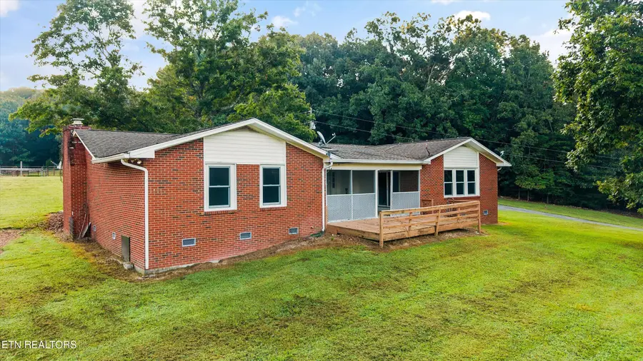 340 Pattie Gap Rd, Philadelphia, TN 37846 - #3