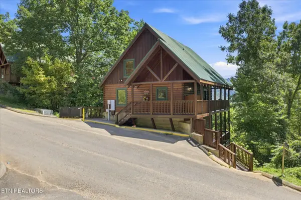 4626 Nottingham Heights Way, Pigeon Forge, TN 37863