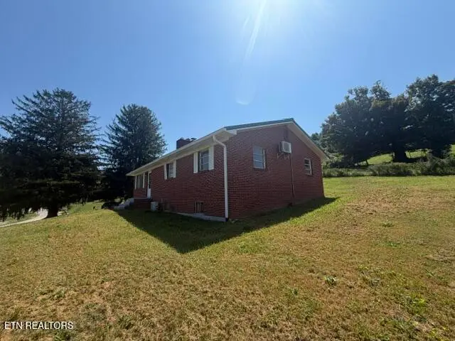 526 Blue Hollow Rd, Rose Hill, VA 24281 - #2