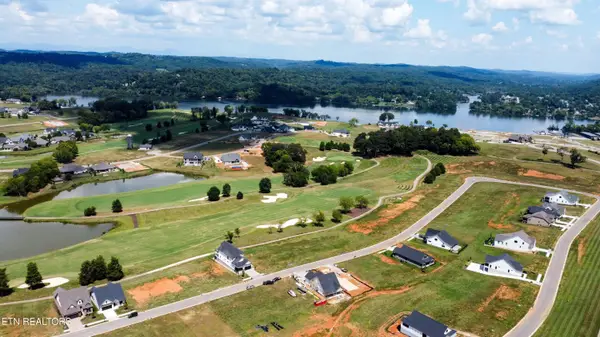 805 Black Bear Circle, Loudon, TN 37774