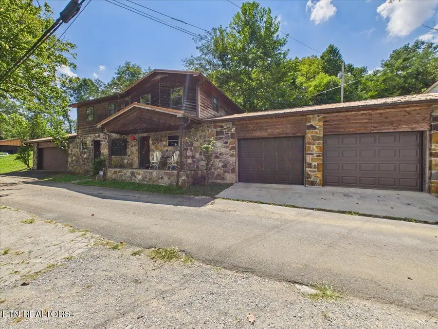 1924 Fugate St, Tazewell, TN 37879 - #3