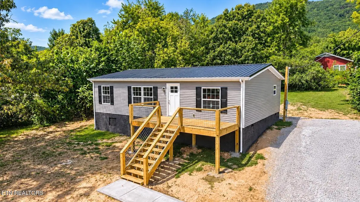 902 W Prospect St, Lafollette, TN 37766 - #1