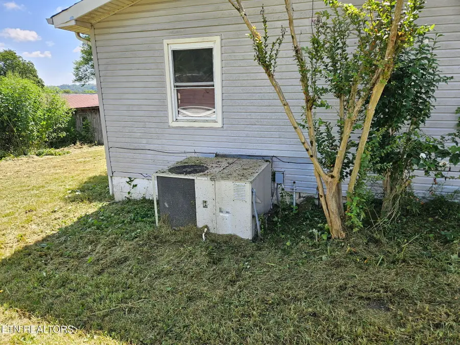 145 Crabtree Lane, Caryville, TN 37714 - #3