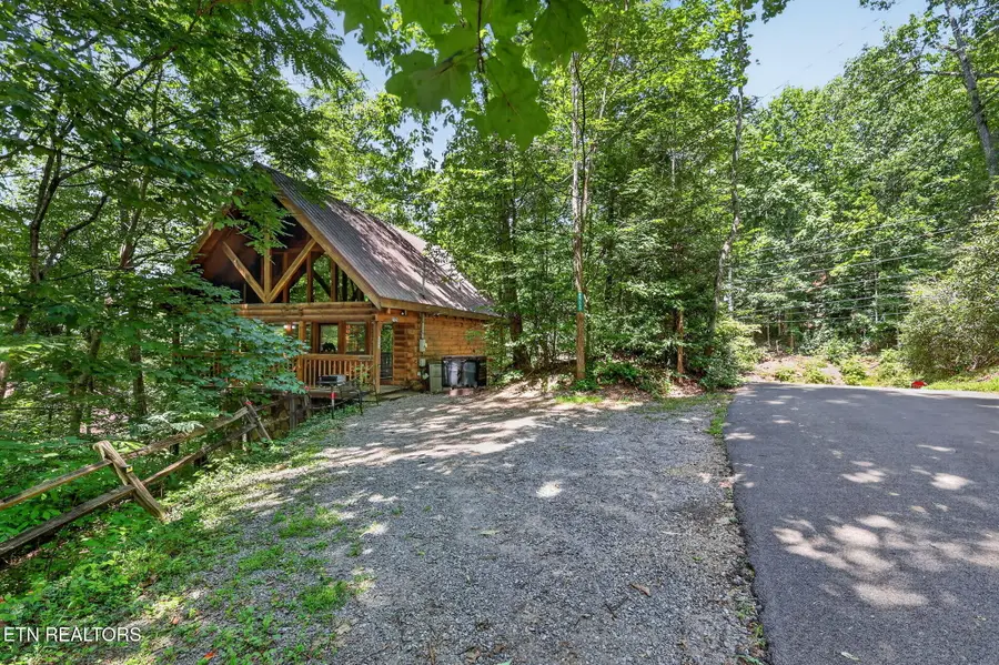 2029 Beach Front Drive, Sevierville, TN 37876 - #2