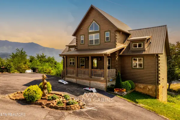 729 Bear Walk Way, Gatlinburg, TN 37738