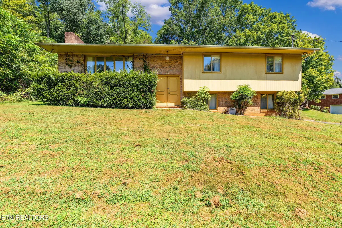 220 Brookfield Drive, Kingsport, TN 37663 - #1