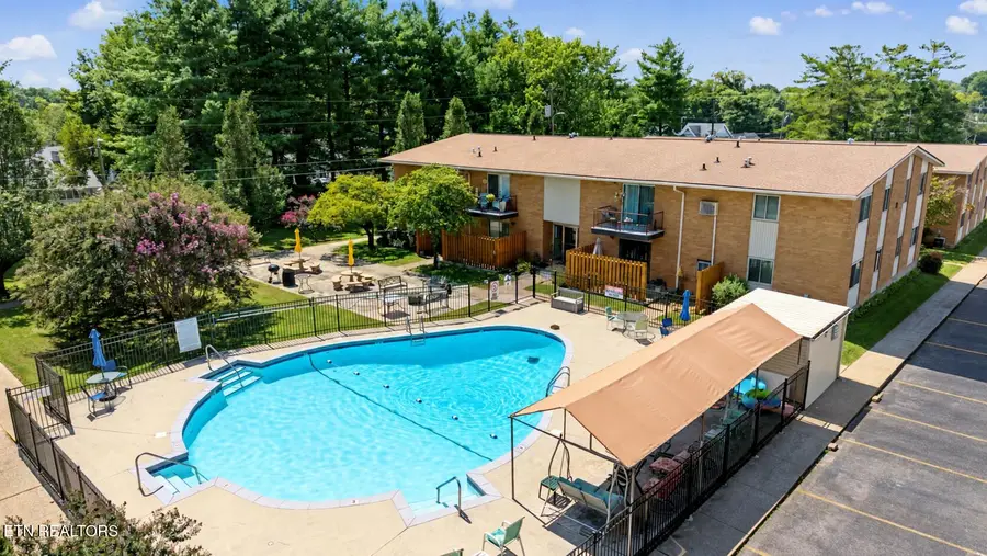 3104 N Broadway St #B16, Knoxville, TN 37917 - #3