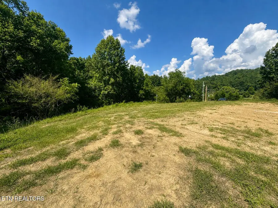 1085 Catoosa Rd, Wartburg, TN 37887 - #2