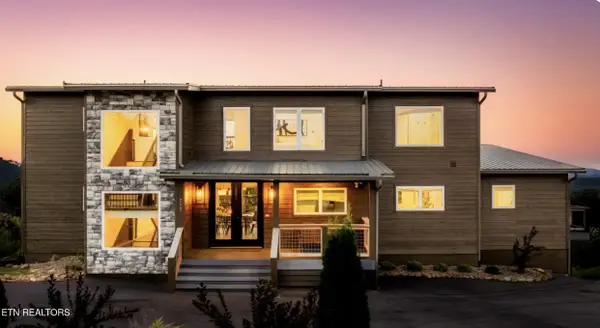 712 Bear Walk Way, Gatlinburg, TN 37738