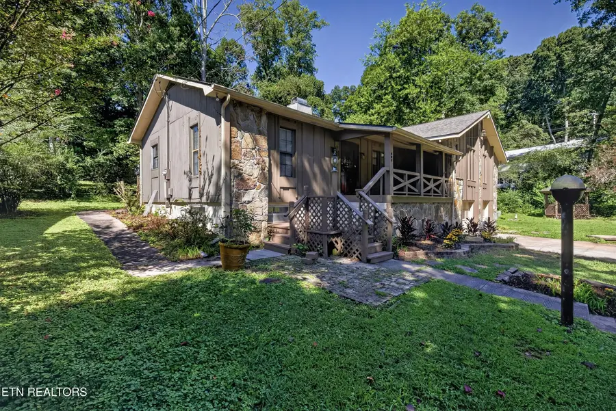 403 Delaware Ave, Oak Ridge, TN 37830 - #2