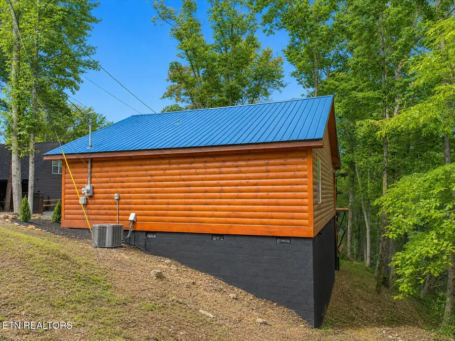 1304 N Oak Court, Sevierville, TN 37876 - #3