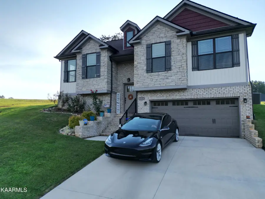 3182 Bridgewater Blvd, Morristown, TN 37814 - #3