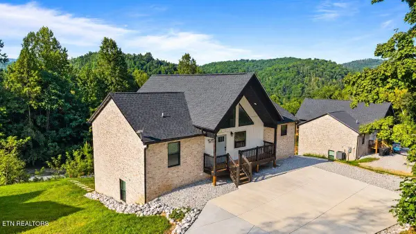 133 Pool Drive, LaFollette, TN 37766