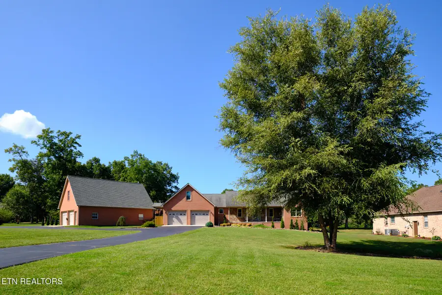 837 E Deer Creek Drive, Crossville, TN 38571 - #3