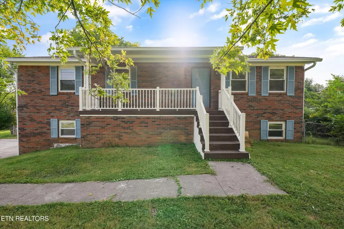 2108 NW Ho Co Ta Ke Lane, Knoxville, TN 37912 - #1