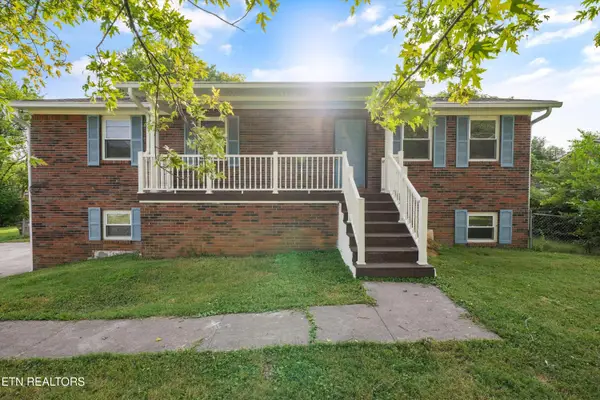 2108 NW Ho Co Ta Ke Lane, Knoxville, TN 37912
