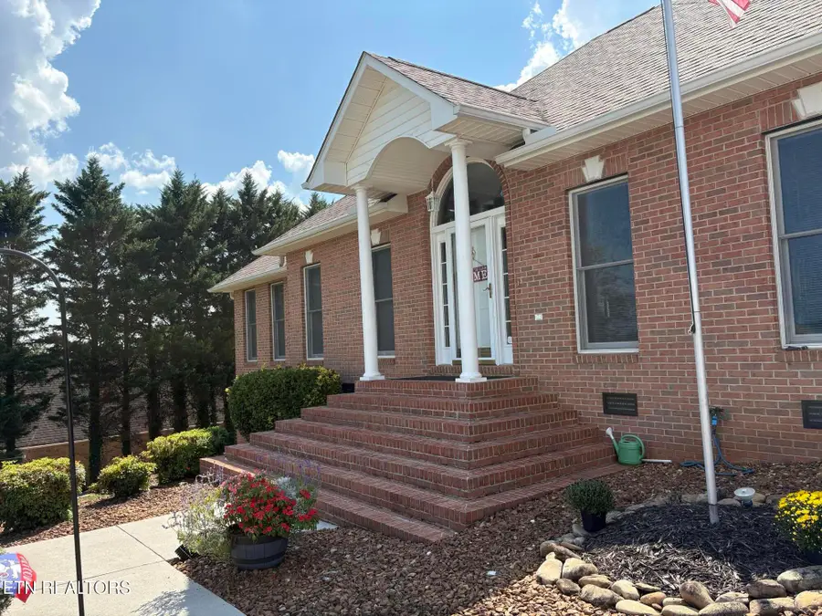 407 Mountain View Rd, Madisonville, TN 37354 - #2