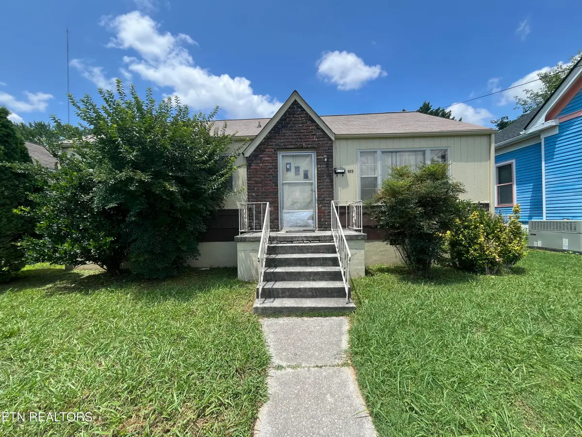 929 Chickamauga Ave, Knoxville, TN 37917 - #1