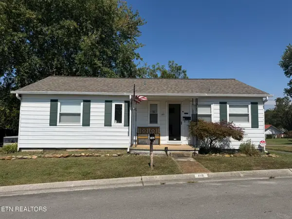 102 Victoria Rd, Oak Ridge, TN 37830