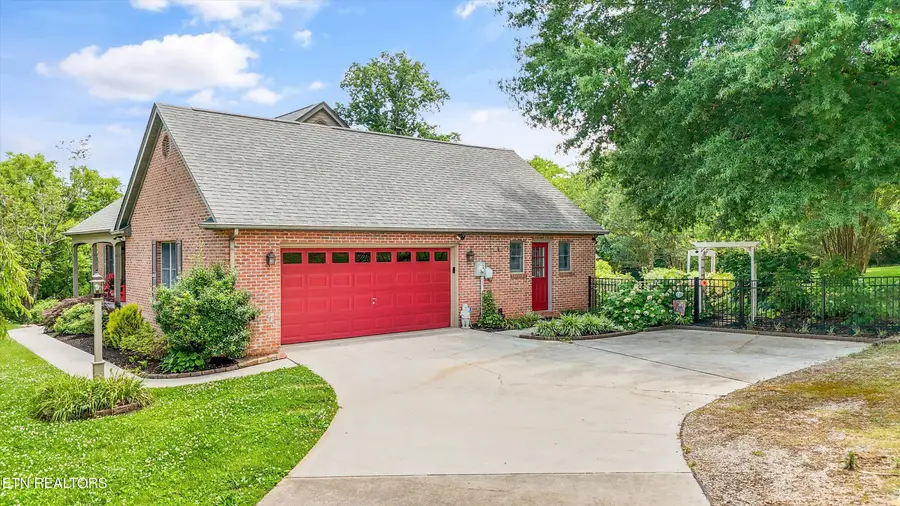 331 E Chestnut Hill Rd, Townsend, TN 37882 - #2
