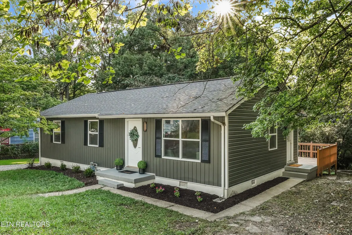 116 E Arrowwood Rd, Oak Ridge, TN 37830 - #1