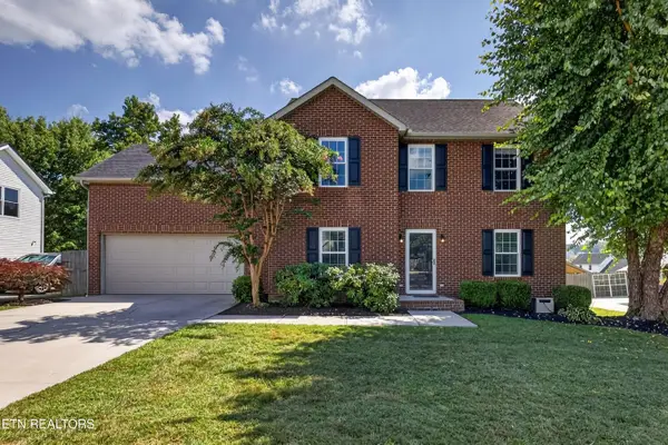 828 Paxton Drive, Knoxville, TN 37918
