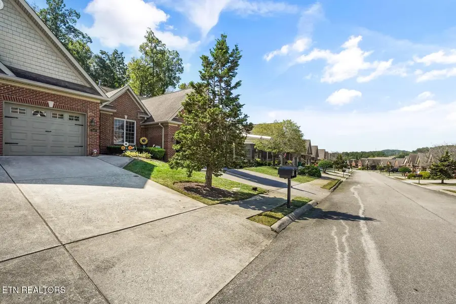 240 Waterford Circle, Lenoir City, TN 37772 - #3