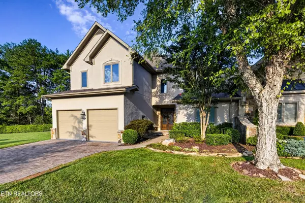1044 Water Place Way, Knoxville, TN 37922