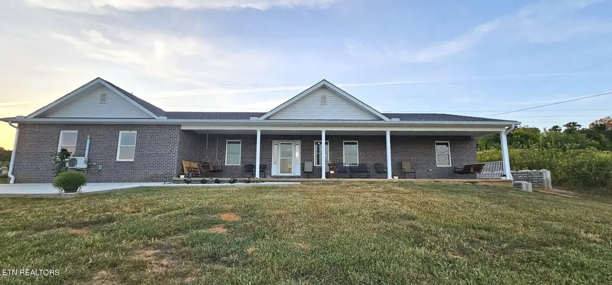1385 Valley Home Rd, Dandridge, TN 37725 - #1