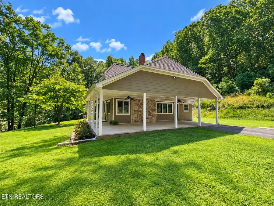 361 Page Rd, Rockwood, TN 37854 - #3