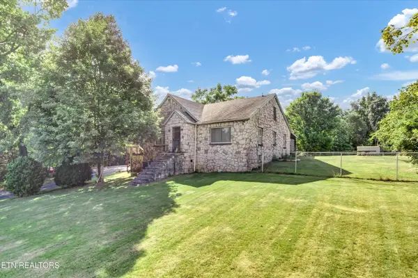 912 E Hendron Chapel Rd, Knoxville, TN 37920
